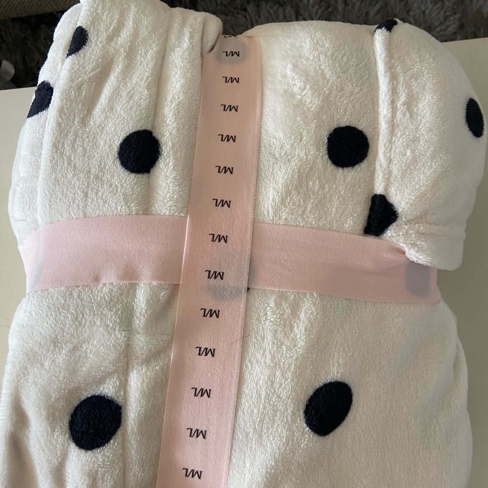 New robe - Picture 2 of 2